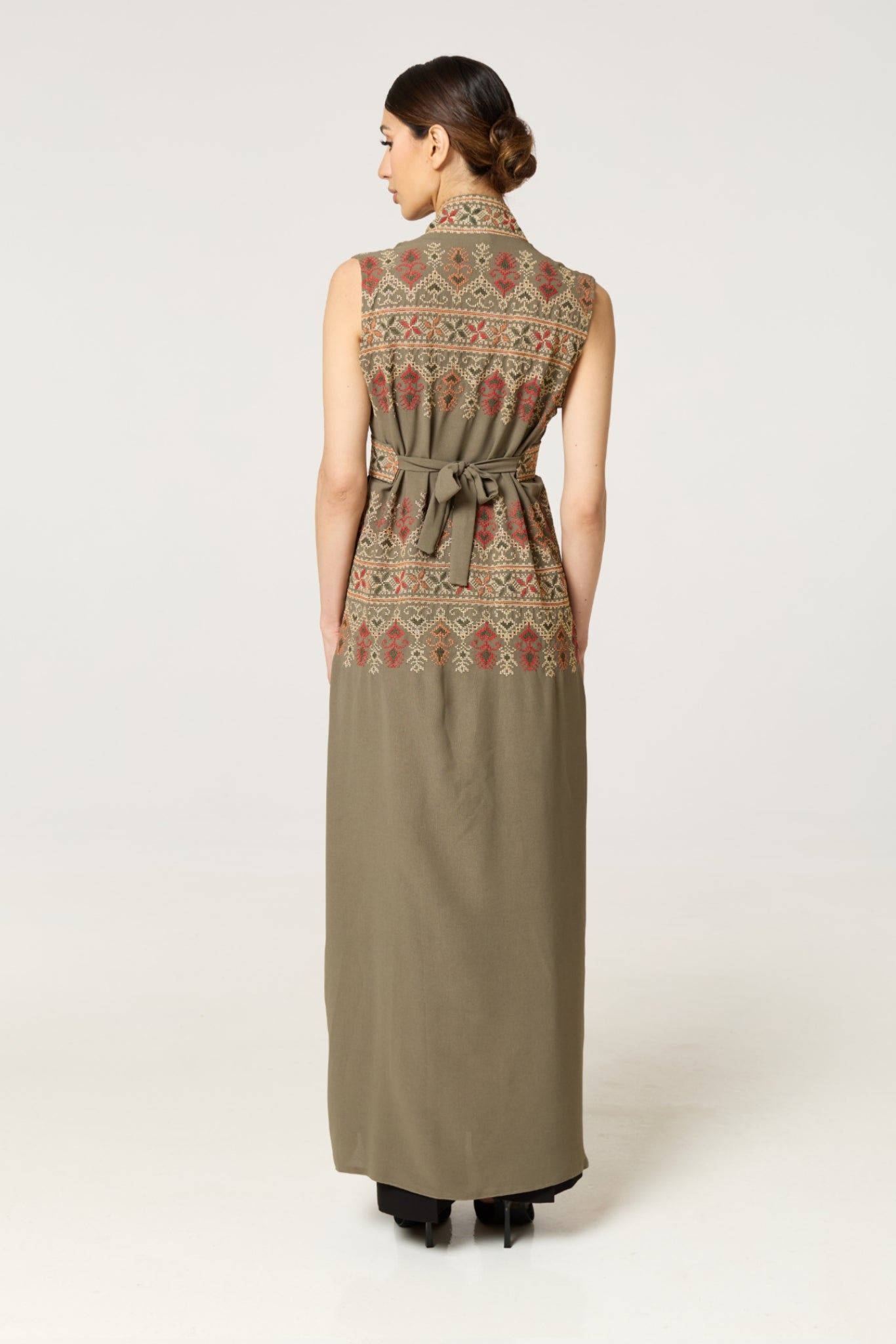 Sage Green Tatreez Kaftan Tarrazi Sage Green Tatreez Kaftan Tarrazi